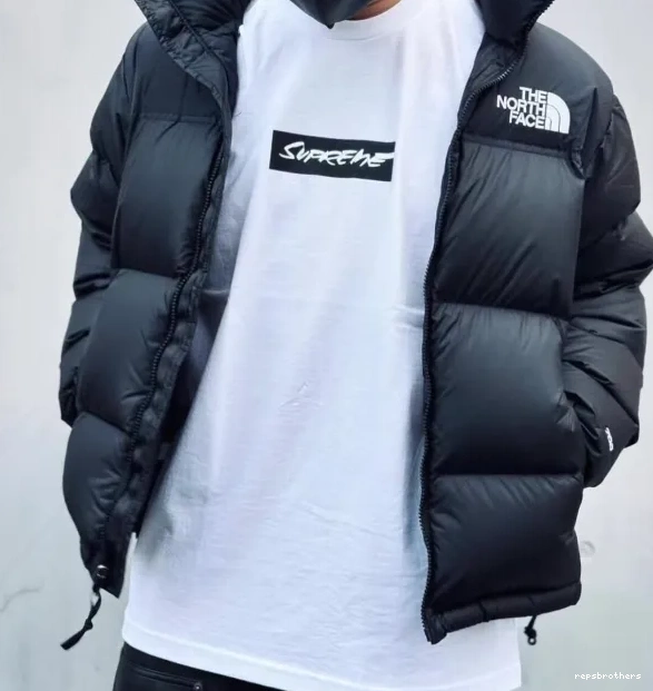 Black Tee M Futura White Box S L 24SS and Logo XL 0705